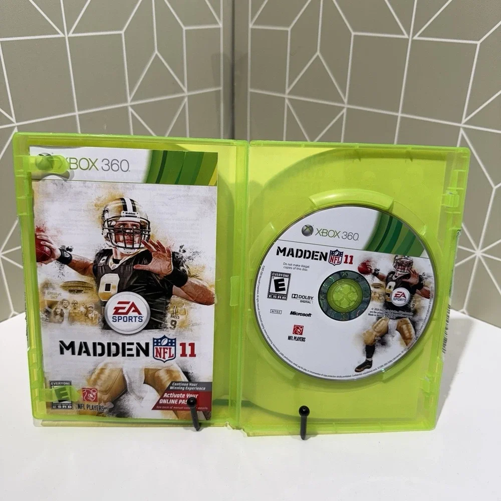 Madden NFL‎ 11 (Microsoft Xbox 360, 2010)